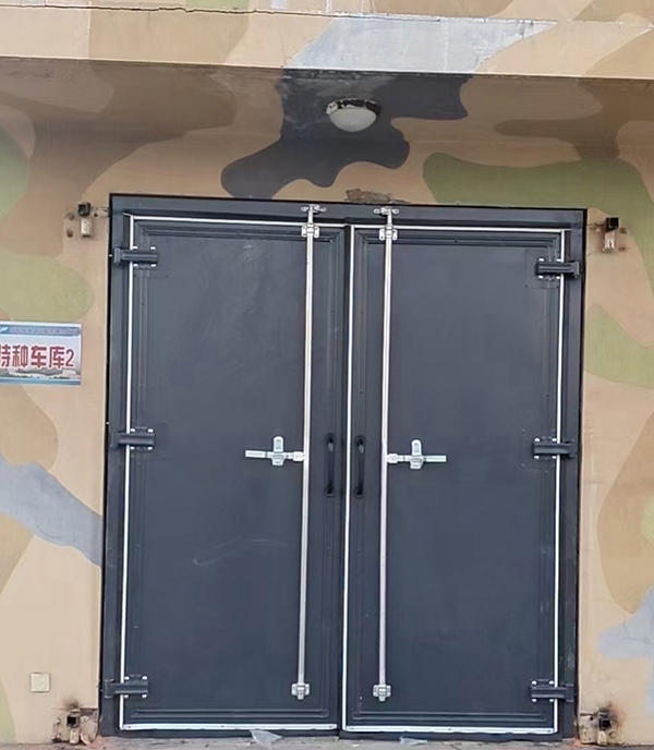 金台工业平开门