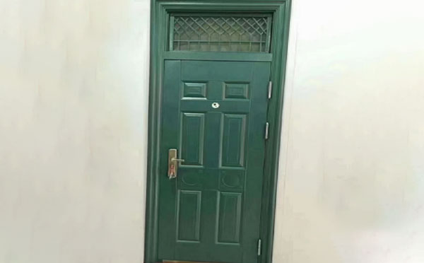 金台学校教室门