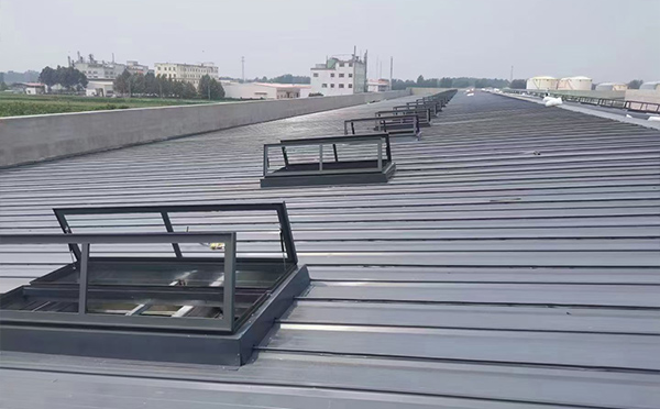 某中学室内体育馆金台排烟窗改造项目