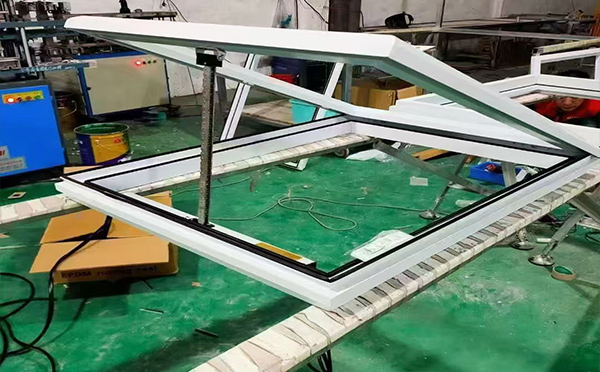 某地下车库出入口金台排烟窗配置工程