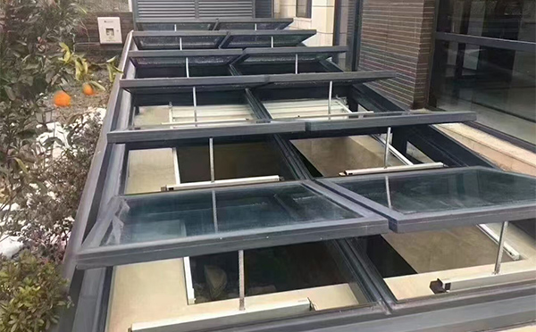 某轨道交通车辆维修车间金台排烟窗应用