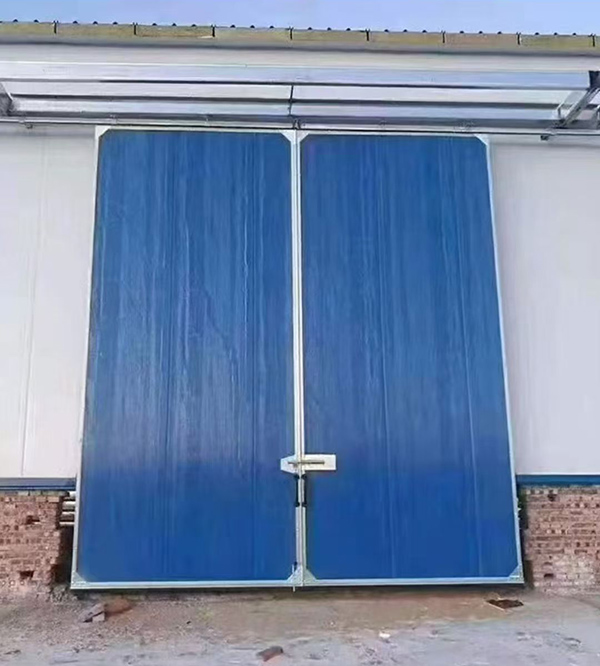 金台工业门在大型仓储物流通道中的应用实例