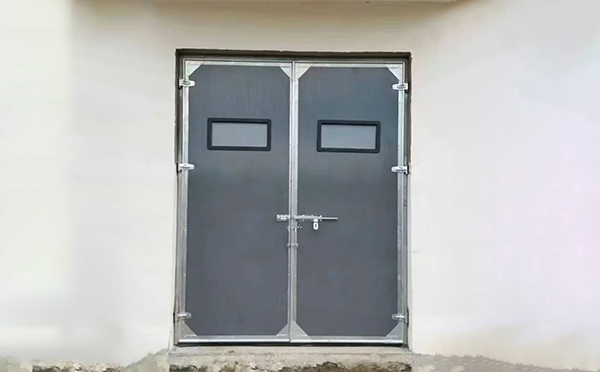 金台工业门在高温作业区域的运行表现 金台工业门在高温作业区域的运行表现