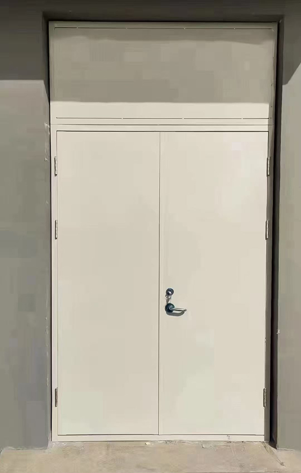 展览馆项目完成大跨度金台防火门安装